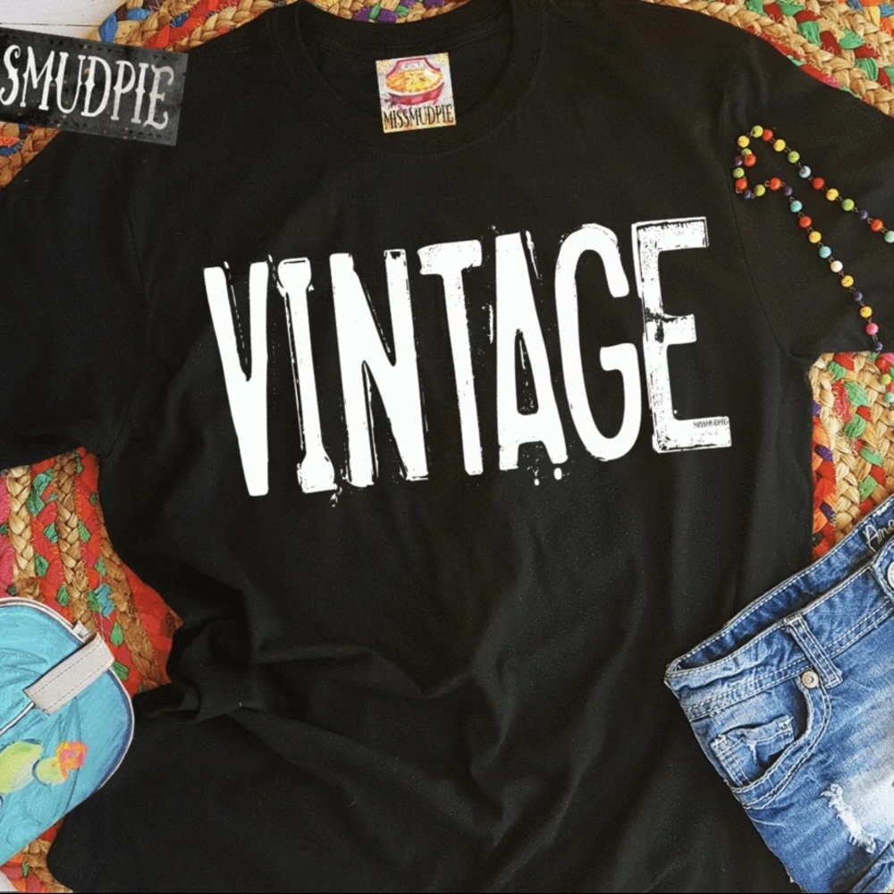 •VINTAGE Graphic Tee In Black •